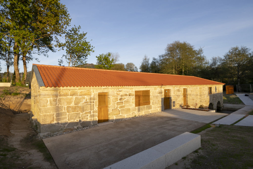 Nigrán inaugura o muíño de Porto do Molle con pandereteiras, un